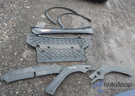 2018 Tesla Model X 100D/75D/P100D z USA, uszkodzony, nr VIN 5YJXCAE2XJF091433